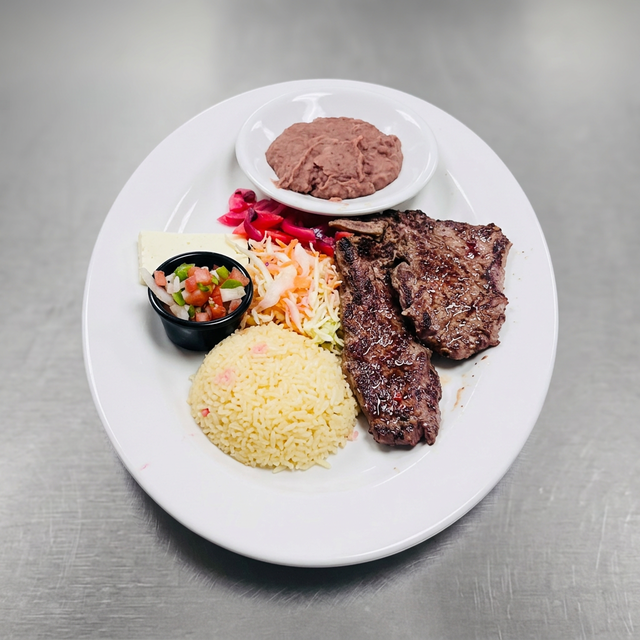 Plato Típico Hondureño / Typical Honduran Dish.