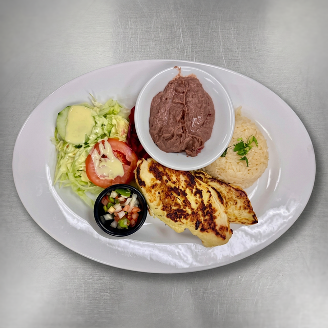 Grilled Chicken / Pollo a la Plancha.