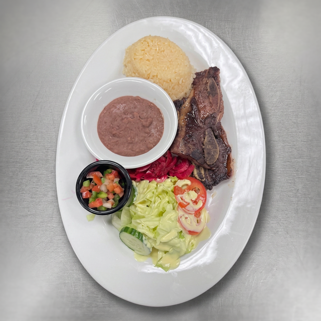 Grilled Beef Ribs / Costillas de Res.